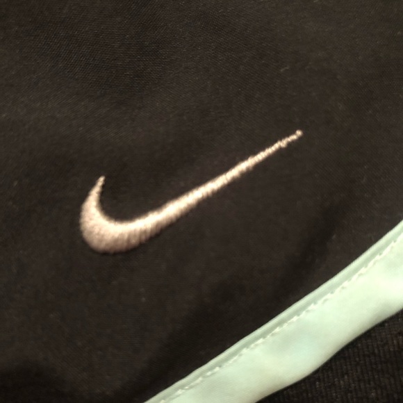 Women’s Nike tempo running shorts - Picture 4 of 4